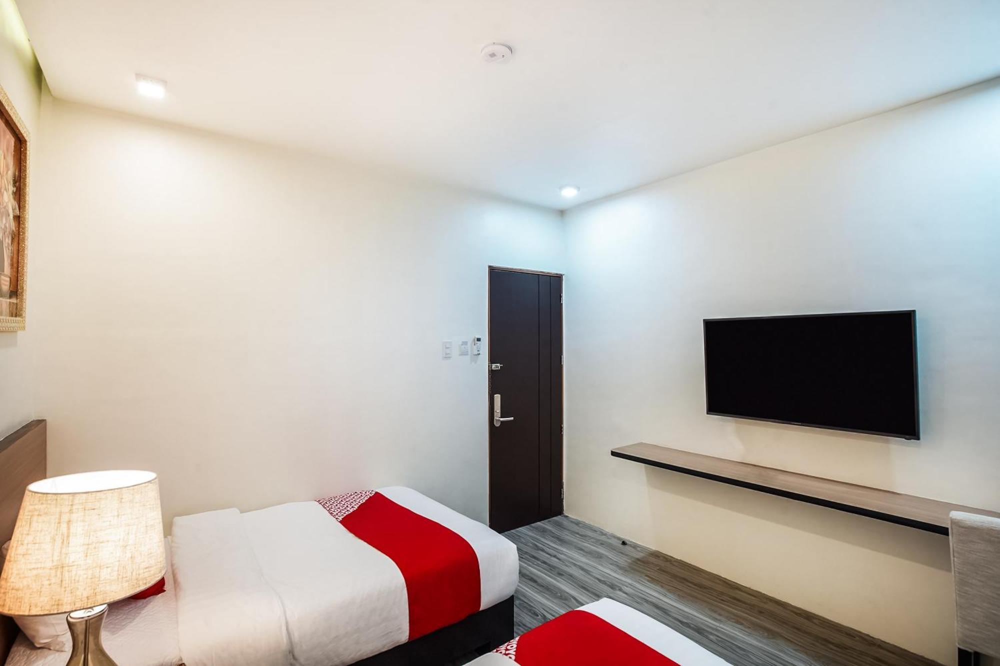 Oyo 489 Casa Mia Hotel Suites General Santos City Bagian luar foto