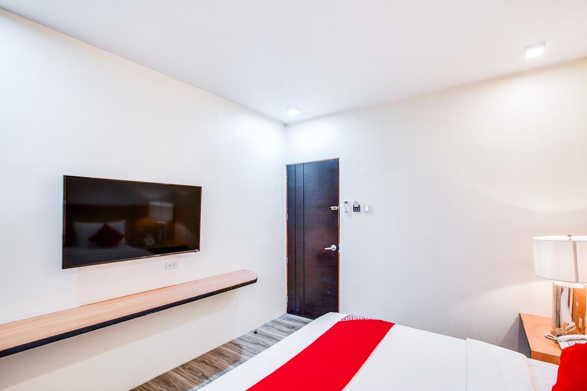 Oyo 489 Casa Mia Hotel Suites General Santos City Bagian luar foto